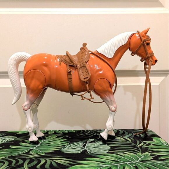 Vintage Sears Big Beauty Fully Articulated Horse Figurine with Saddle and Bridle - Picture 1 of 15